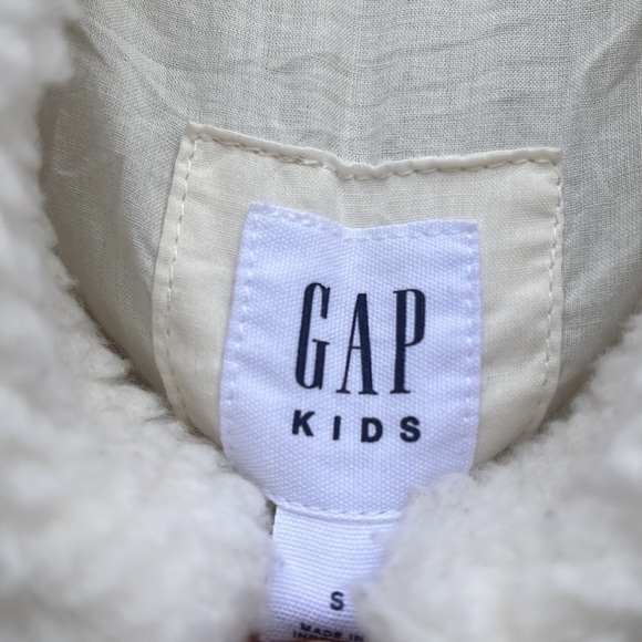 Gap Kids Fleece Vest - Picture 2 of 4